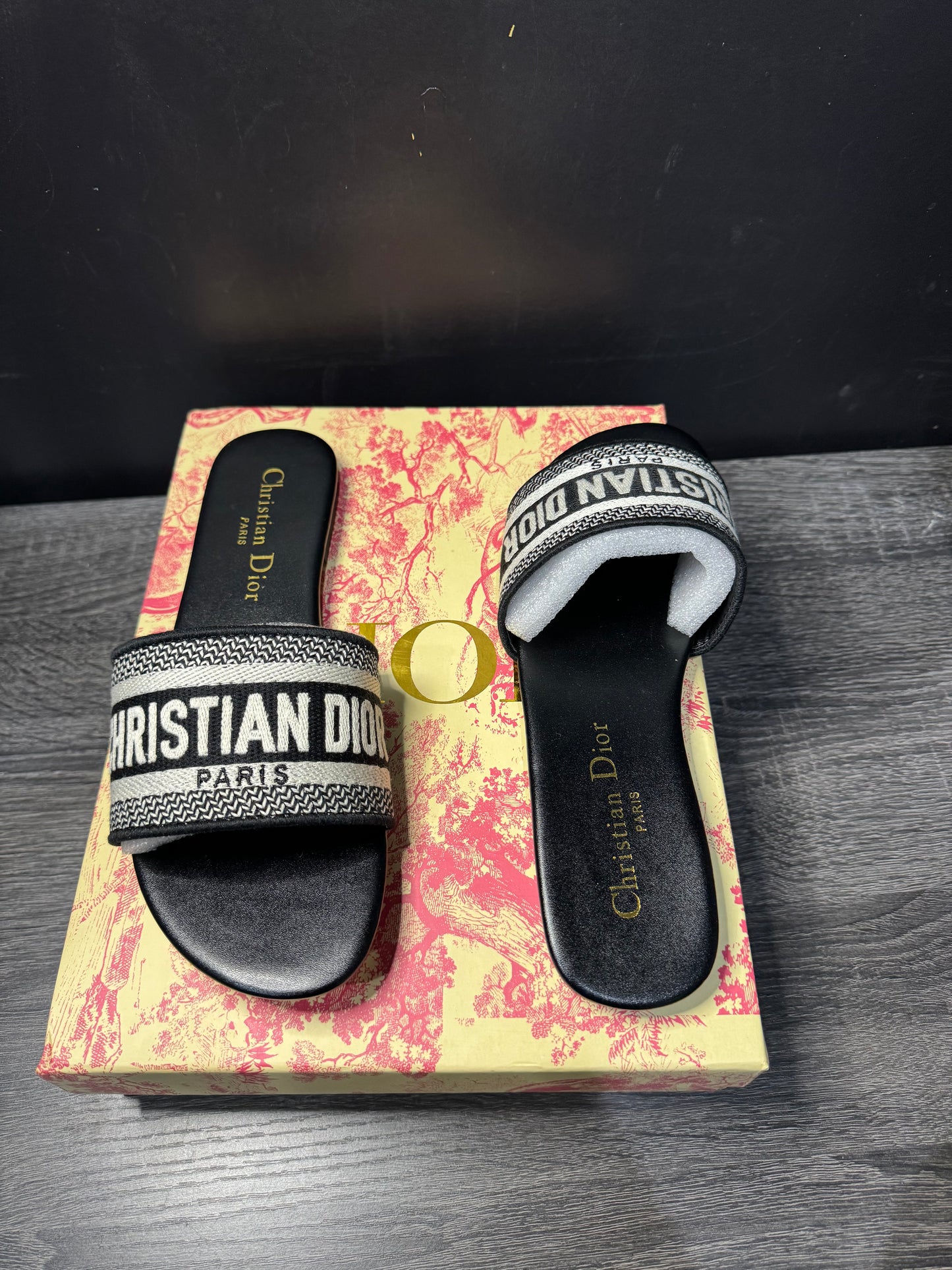 Adore Wmns Slides