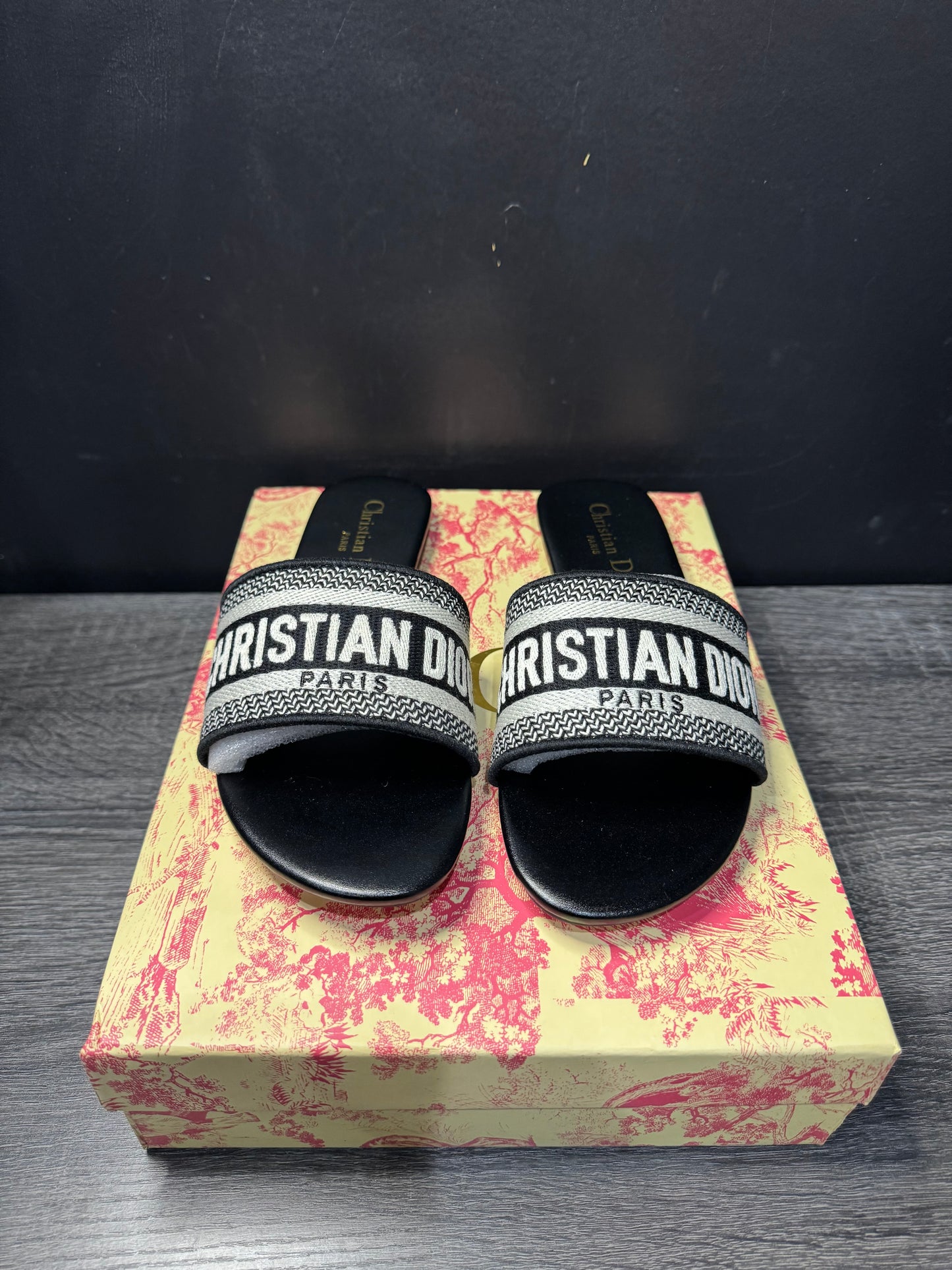 Adore Wmns Slides