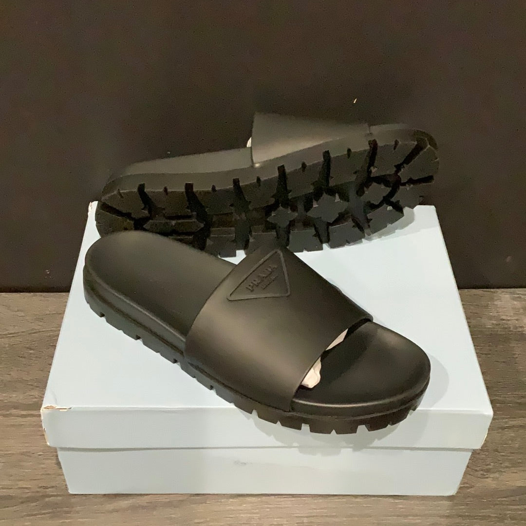 Black prad Slides