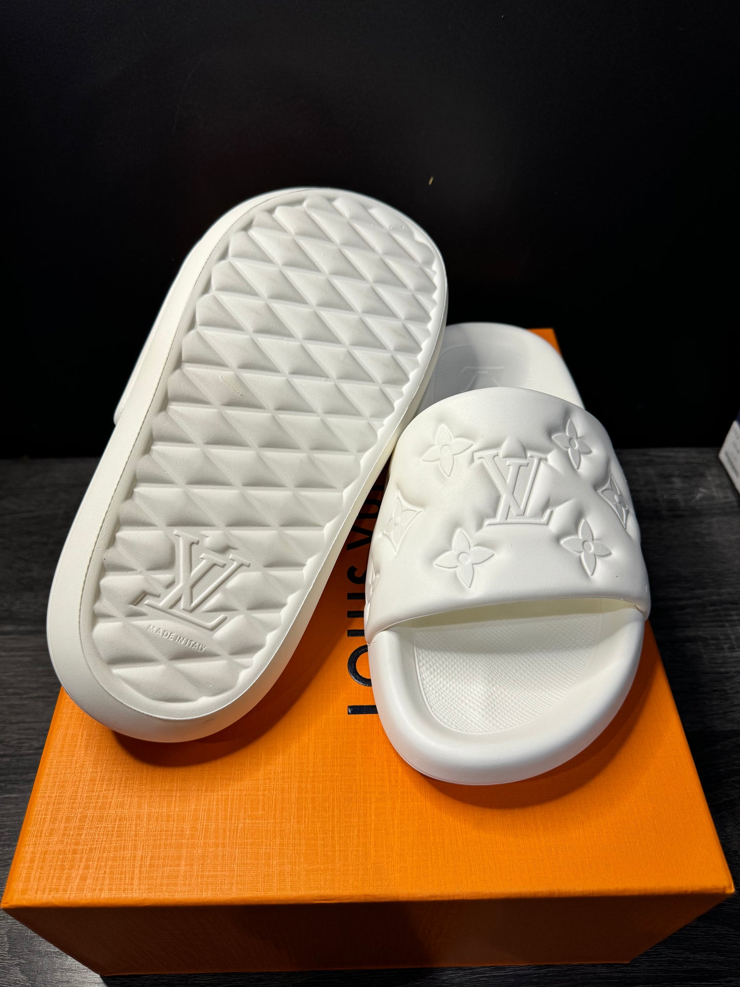 White LV wmns