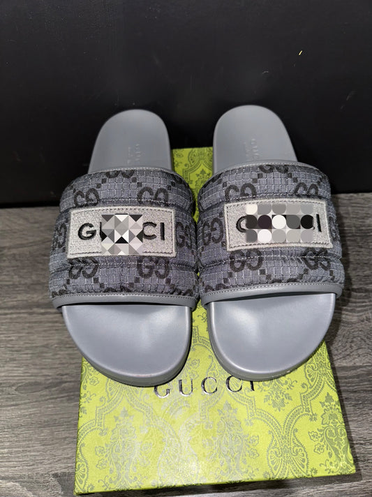 Grey GG slides